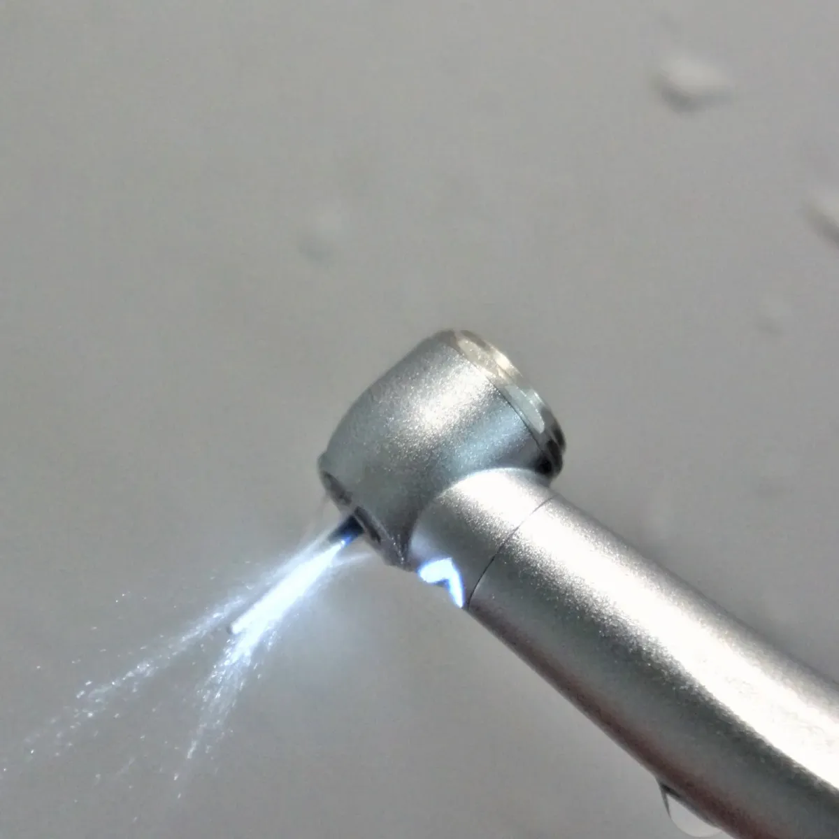 Turbine head with light on and water spray